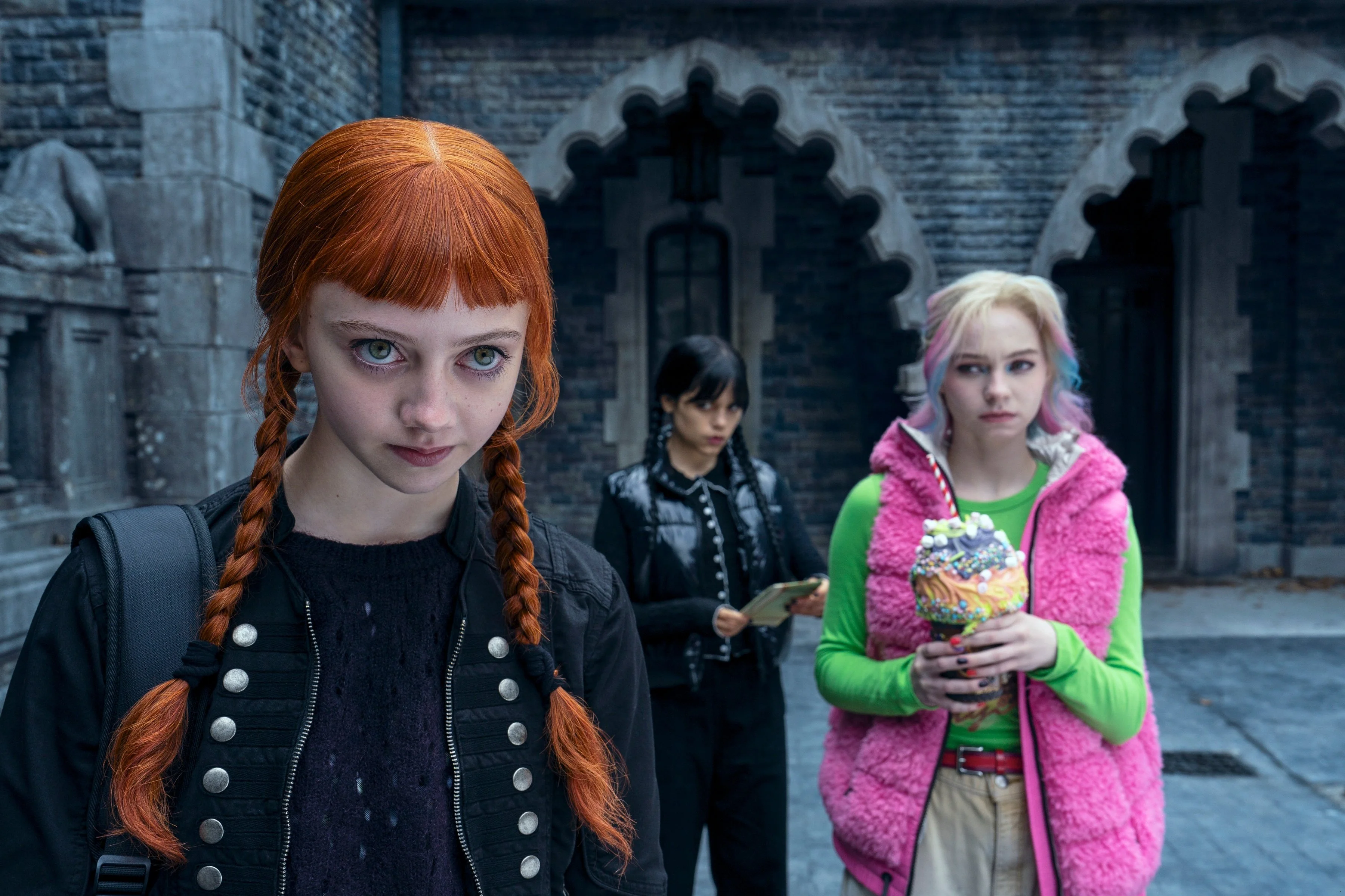 Уэнсдэй смотреть онлайн